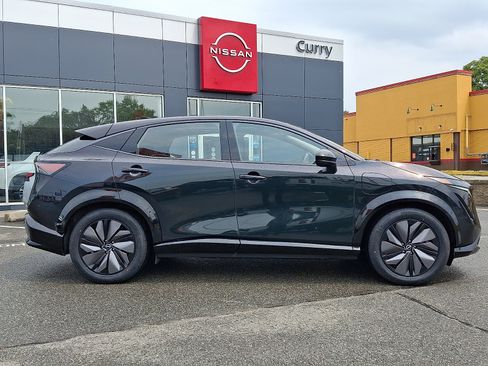 Used 2024 Nissan Ariya AWD image 8