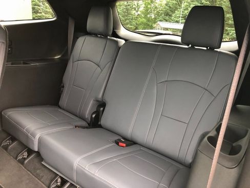 Used 2024 Buick Enclave Premium image 24