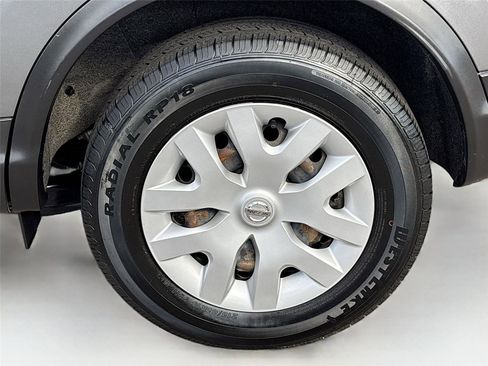 Used 2019 Nissan Rogue Sport S image 31