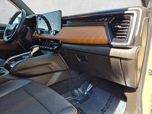 Used 2024 GMC Canyon AT4 w/ Technology Package AWD/4WD image 21