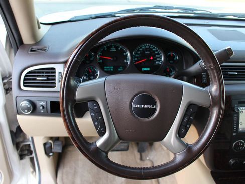 Used 2013 GMC Yukon Denali AWD/4WD image 20