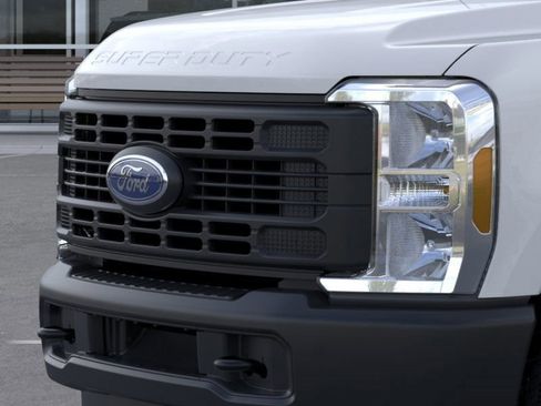 New 2026 Ford F250 XL w/ FX4 Off-Road Package image 17