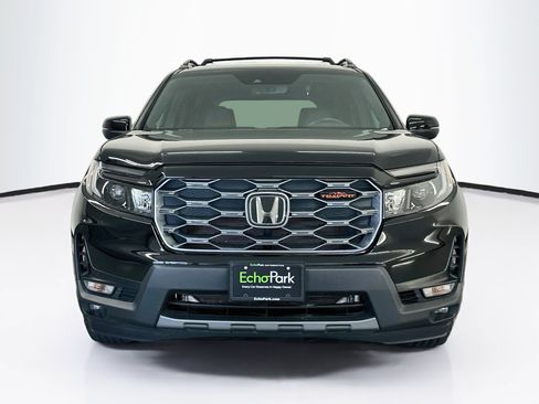 Used 2023 Honda Passport TrailSport image 2