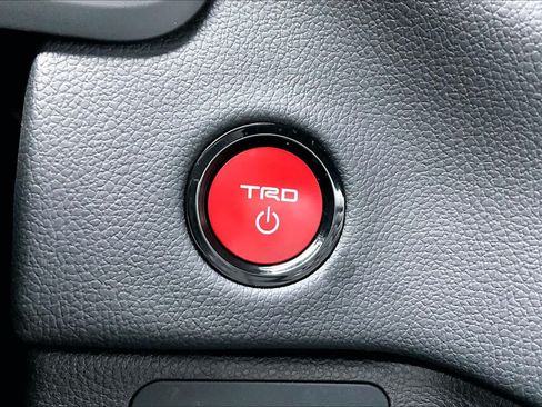 Used 2025 Toyota Sequoia TRD Pro AWD/4WD image 33