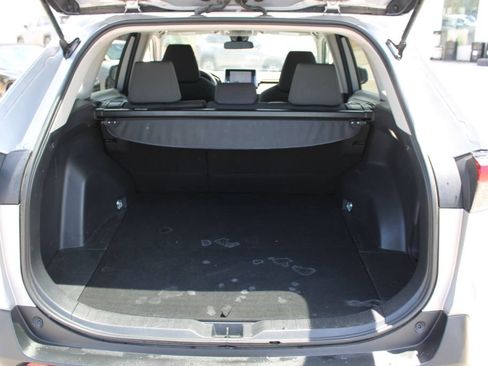 Used 2024 Toyota RAV4 XLE AWD/4WD image 9