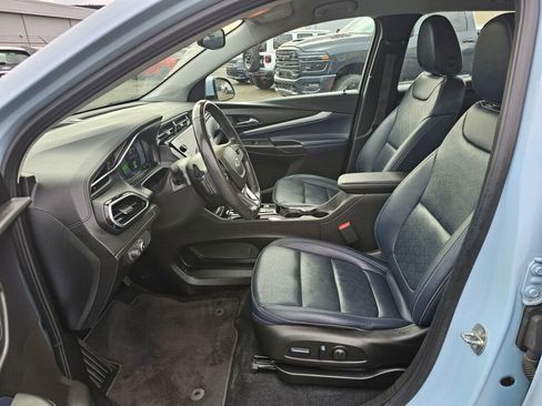 Used 2022 Chevrolet Bolt EUV LT w/ Convenience Package image 18