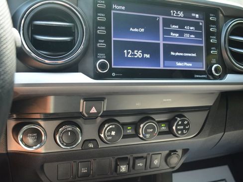 Used 2020 Toyota Tacoma TRD Off-Road AWD/4WD image 15