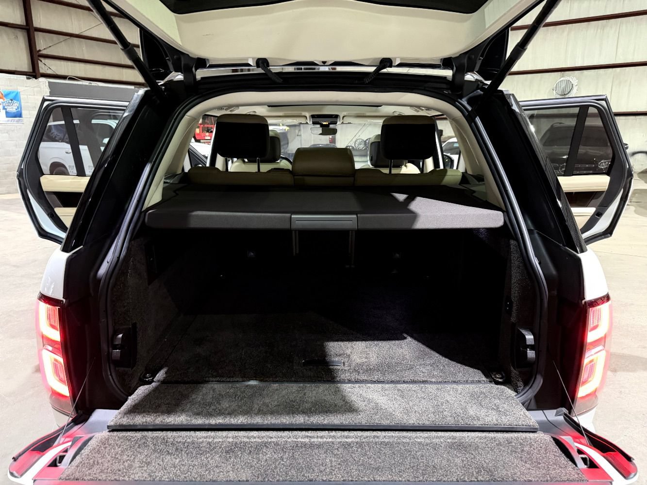 Used 2020 Land Rover Range Rover AWD/4WD image 19