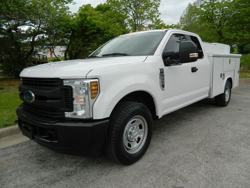 Used 2019 Ford F350 XL w/ Power Equipment Group RWD image 1
