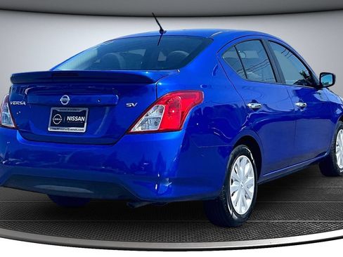 Used 2017 Nissan Versa SV FWD image 6
