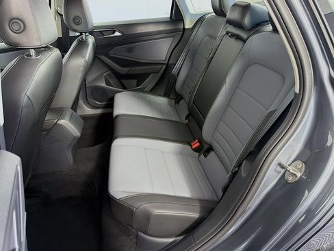 Used 2025 Volkswagen Jetta SE FWD image 39