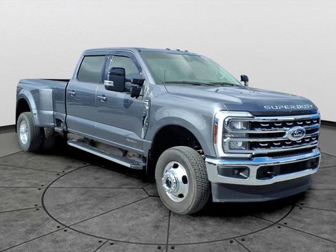 Used 2024 Ford F350 Lariat AWD/4WD image 2