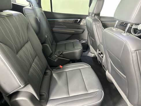 Used 2026 Buick Enclave Avenir w/ Super Cruise Package AWD/4WD image 28
