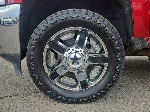 Used 2019 Chevrolet Silverado 2500 LT w/ LT Convenience Package image 28