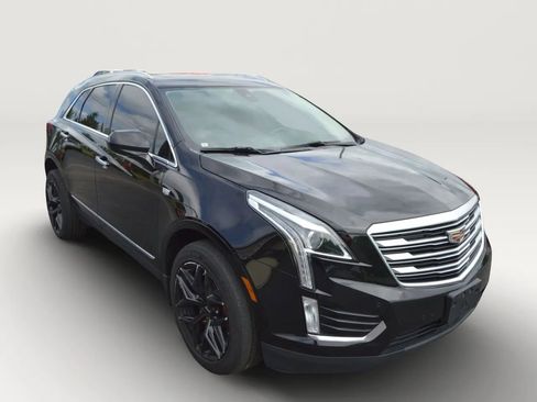 Used 2018 Cadillac XT5 Luxury w/ Driver Awareness Package AWD/4WD image 12
