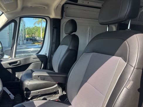 Used 2023 RAM ProMaster 2500 image 8