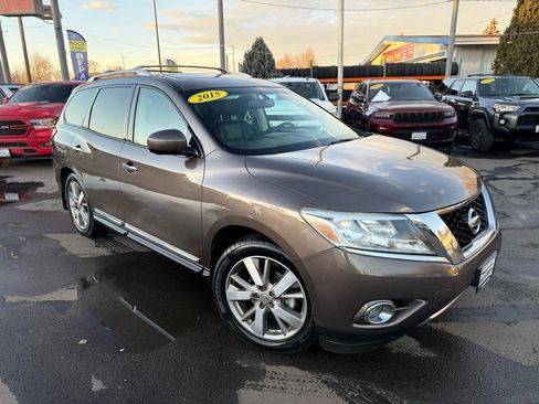 Used 2015 Nissan Pathfinder Platinum image 3