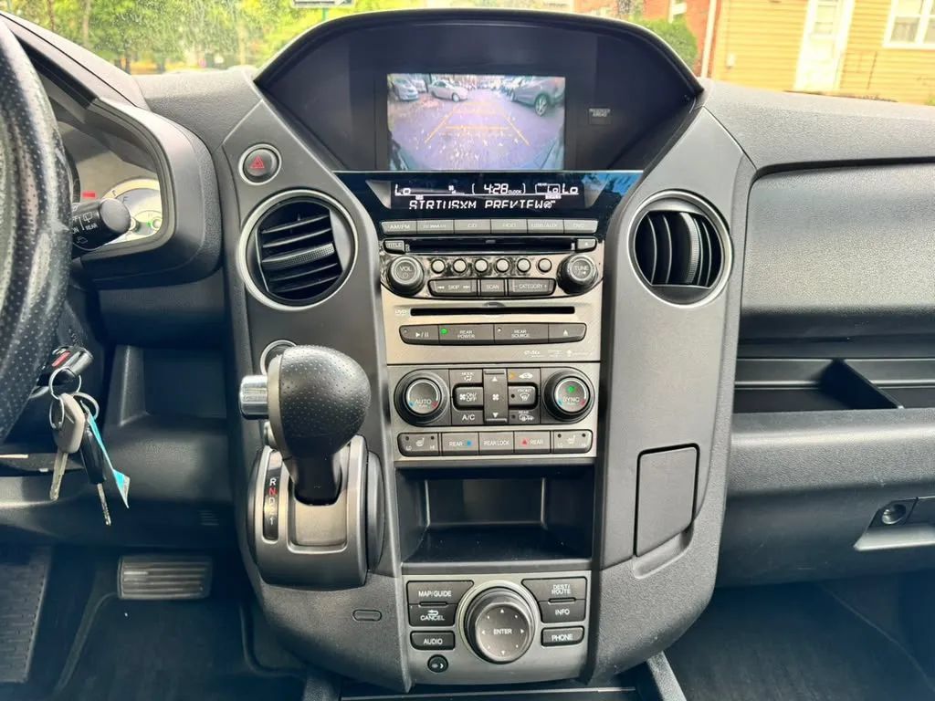 Used 2015 Honda Pilot Touring image 17