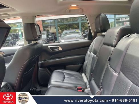 Used 2017 Nissan Pathfinder Platinum w/ Midnight Edition Package AWD/4WD image 13