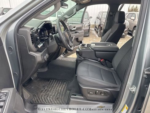 Used 2025 Chevrolet Silverado 1500 LT AWD/4WD image 23
