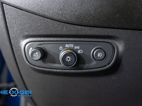 Used 2021 Chevrolet Equinox LT FWD image 13
