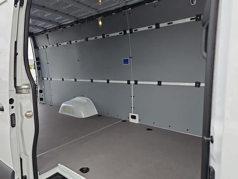 Used 2024 Mercedes-Benz Sprinter 3500 image 9