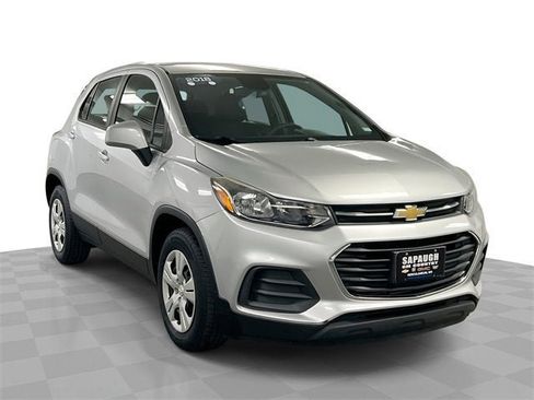 Certified 2018 Chevrolet Trax LS image 1