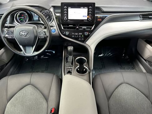 Used 2022 Toyota Camry LE FWD image 3