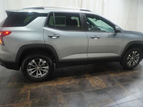 Used 2025 Chevrolet Equinox LT w/ Convenience Package II image 4