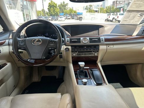 Used 2014 Lexus LS 460 L w/ Ultra Luxury Package AWD/4WD image 13