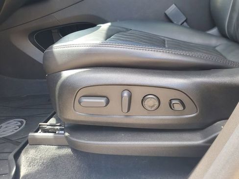 Used 2023 Buick Enclave Avenir FWD image 18