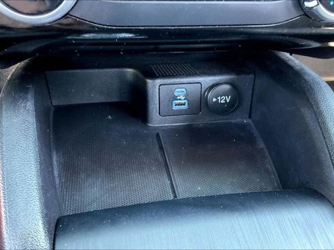 Used 2022 Ford Escape SE FWD image 16
