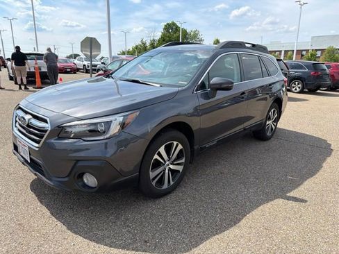 Used 2018 Subaru Outback 2.5i Limited AWD/4WD image 1