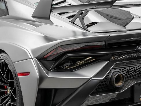 Used 2022 Lamborghini Huracan STO RWD image 36