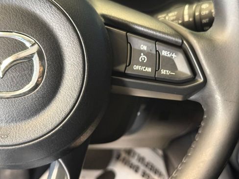 Used 2018 MAZDA MAZDA3 Touring FWD image 11