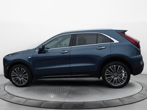 Used 2025 Cadillac XT4 Premium Luxury w/ Cold Weather Package FWD image 2