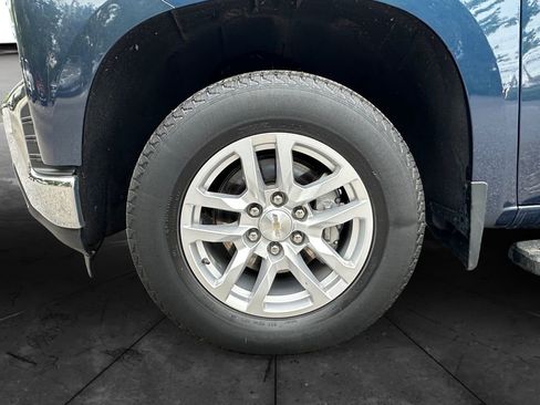 Used 2022 Chevrolet Silverado 1500 LT AWD/4WD image 14