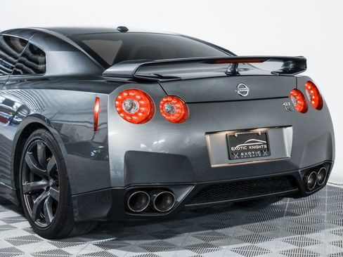 Used 2009 Nissan GT-R Premium image 24