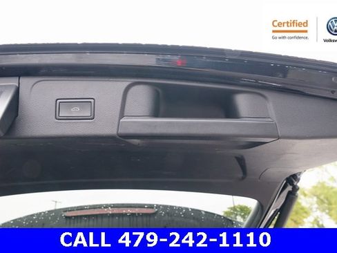 Certified 2024 Volkswagen Atlas SE w/ Black Wheel Package image 37