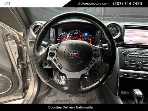 Used 2009 Nissan GT-R Premium image 22