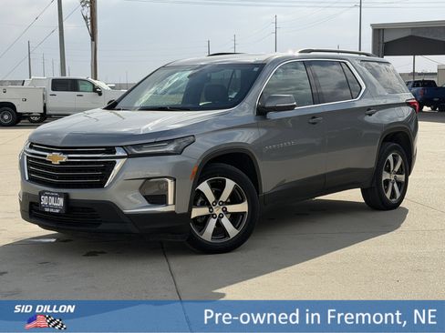 Used 2023 Chevrolet Traverse LT w/ LT Premium Package image 1