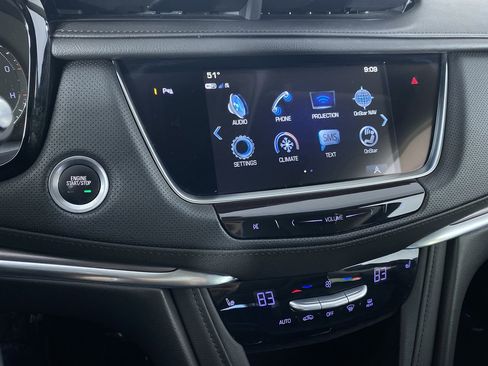 Used 2018 Cadillac XT5 Luxury w/ Driver Awareness Package image 4