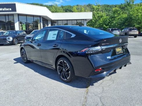 New 2026 Nissan Sentra SR w/ Floor Mat Package FWD image 3