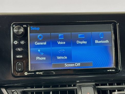 Used 2018 Toyota C-HR XLE FWD image 31