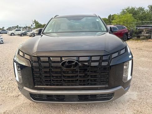 Used 2024 Hyundai Palisade SEL w/ Premium Package FWD image 2