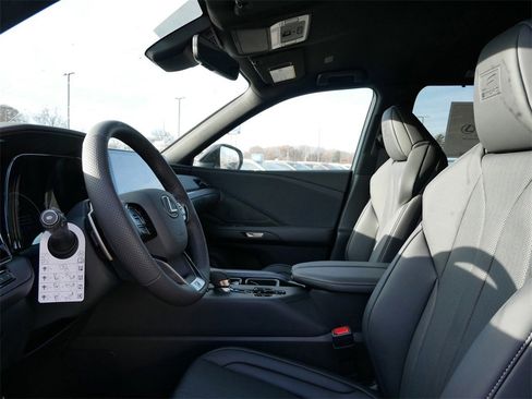 New 2026 Lexus TX 500h AWD image 8