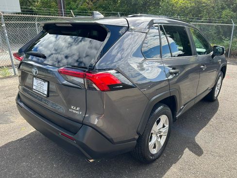 Used 2019 Toyota RAV4 XLE AWD/4WD image 5