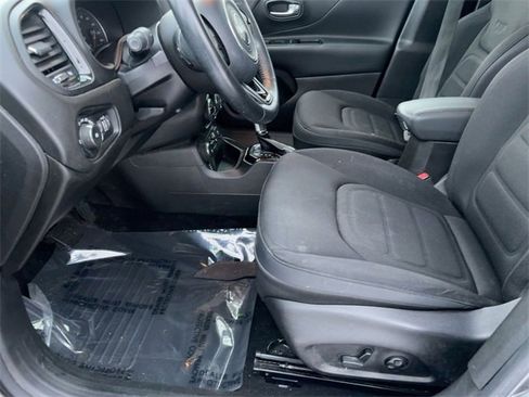 Used 2016 Jeep Renegade Latitude image 12