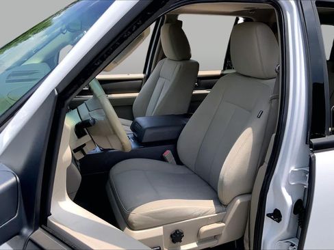 Used 2014 Ford Expedition XLT RWD image 8