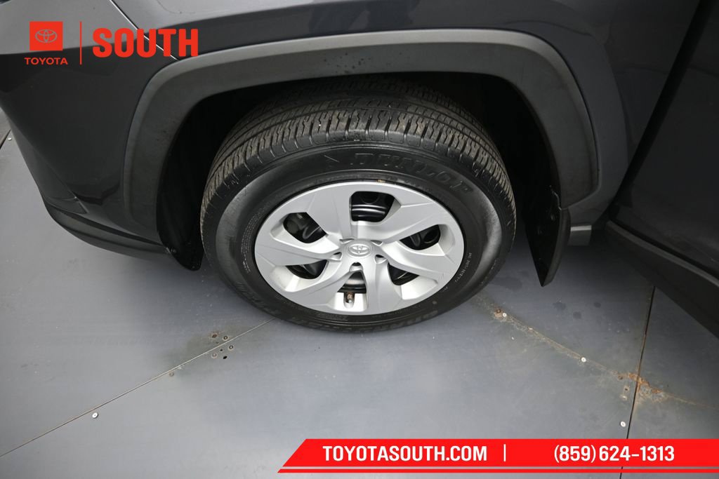 Used 2024 Toyota RAV4 LE FWD image 33